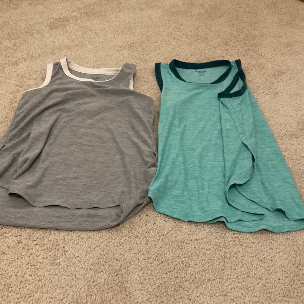 Old navy active breatheon tank bundle